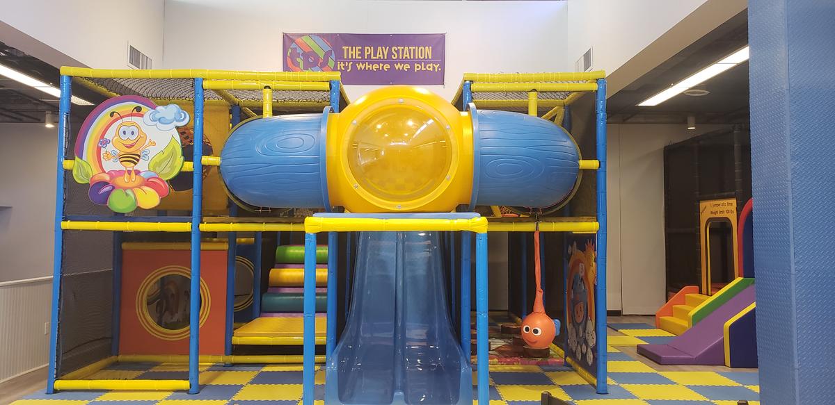 Multi-level play structure